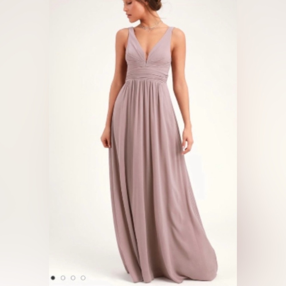 NEW with tags Lulu’s dusty lilac maxi dress